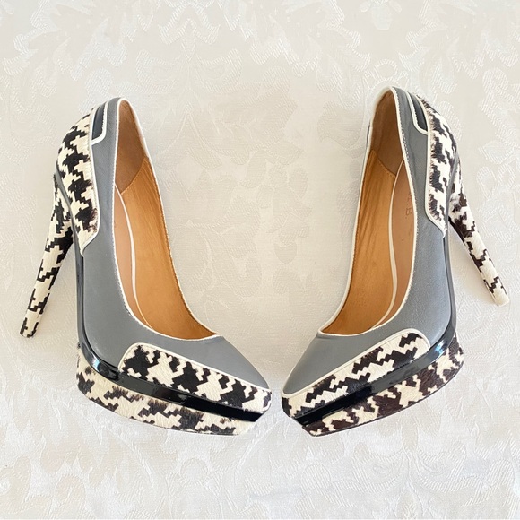 L.A.M.B pointed-toe with black and white houndstooth print pumps - Picture 3 of 8